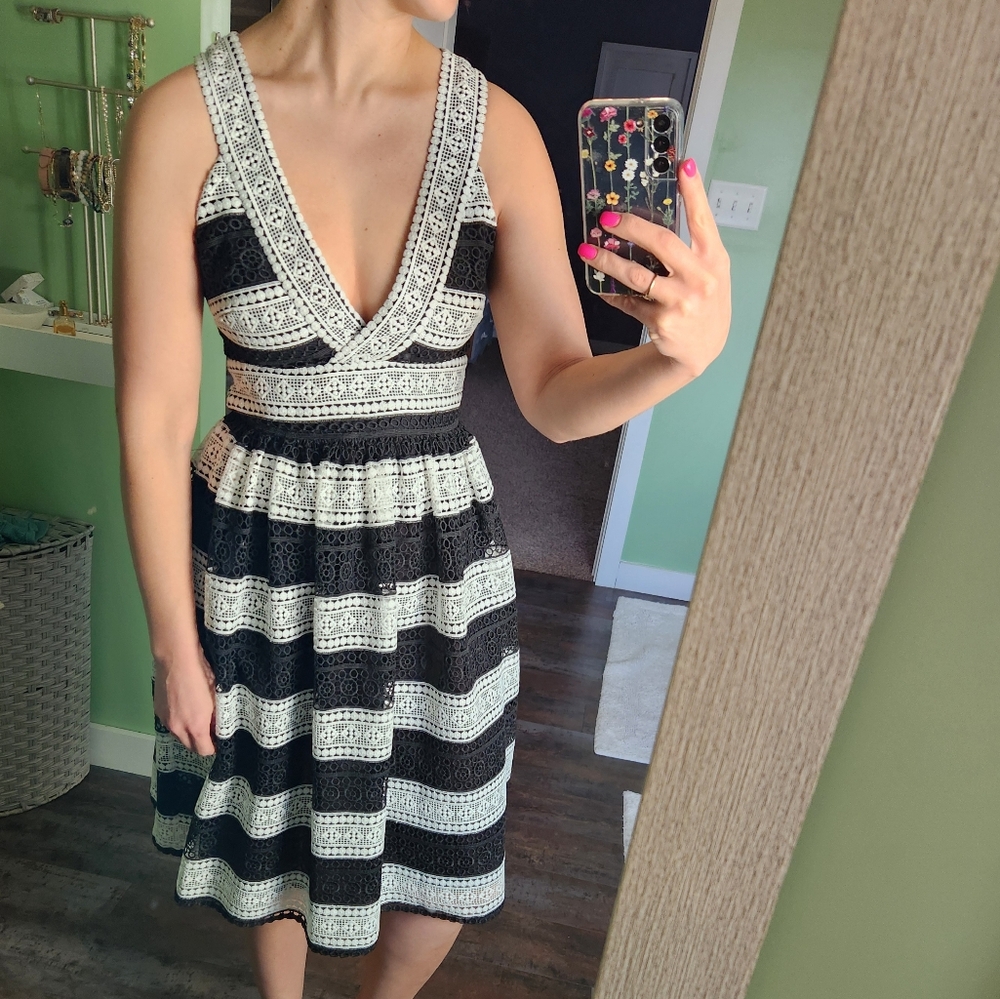 Kate Spade NWT Elegant Black and White Lace Dress